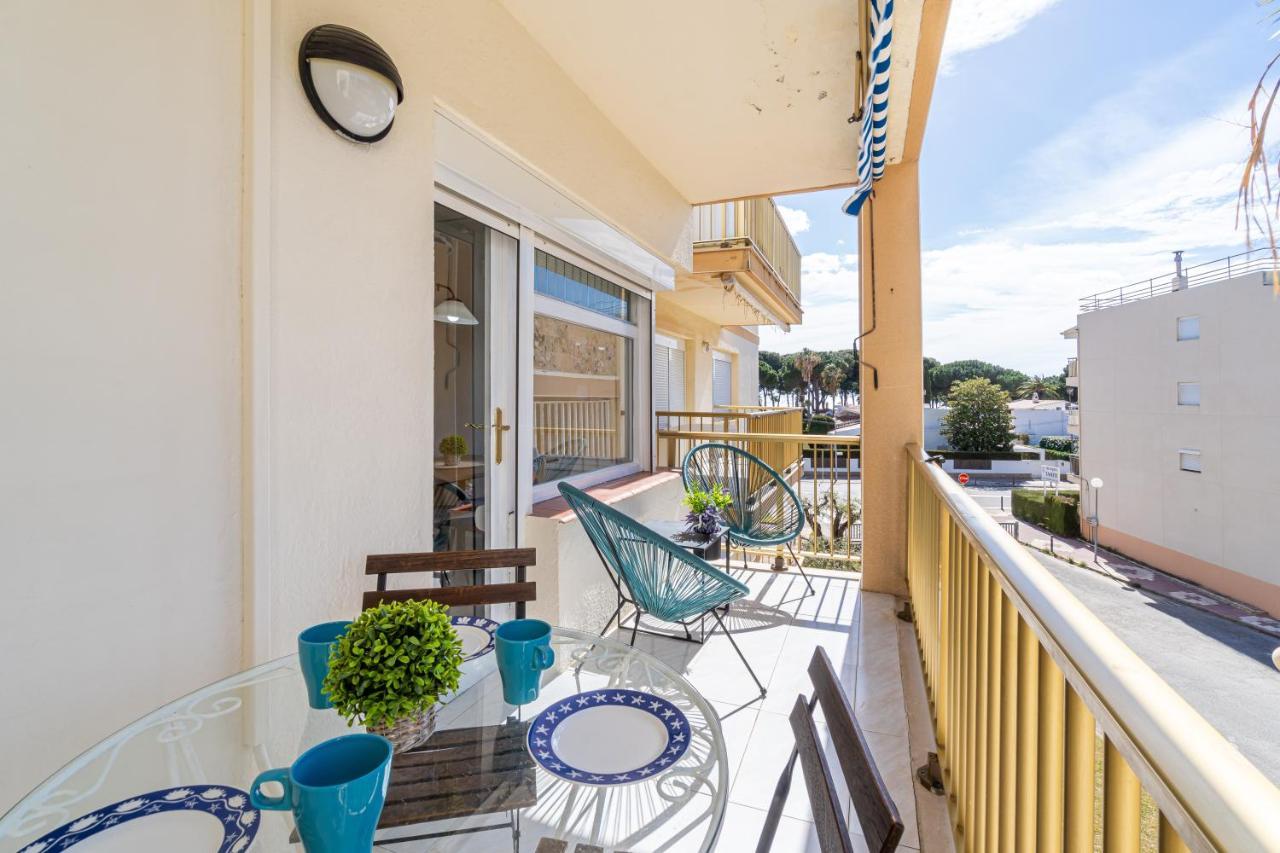 Coastal Paradise & Cozy Home With A 100M From The Beach! Cambrils Exterior photo