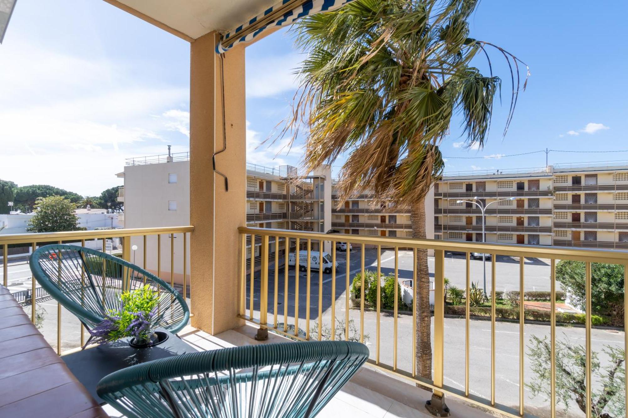 Coastal Paradise & Cozy Home With A 100M From The Beach! Cambrils Exterior photo